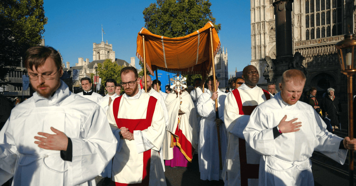 In Pictures: Catholics process through London for Adoremus